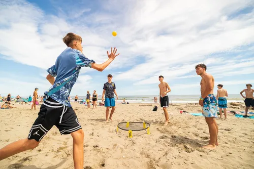 Spikeball am Strand von Lido