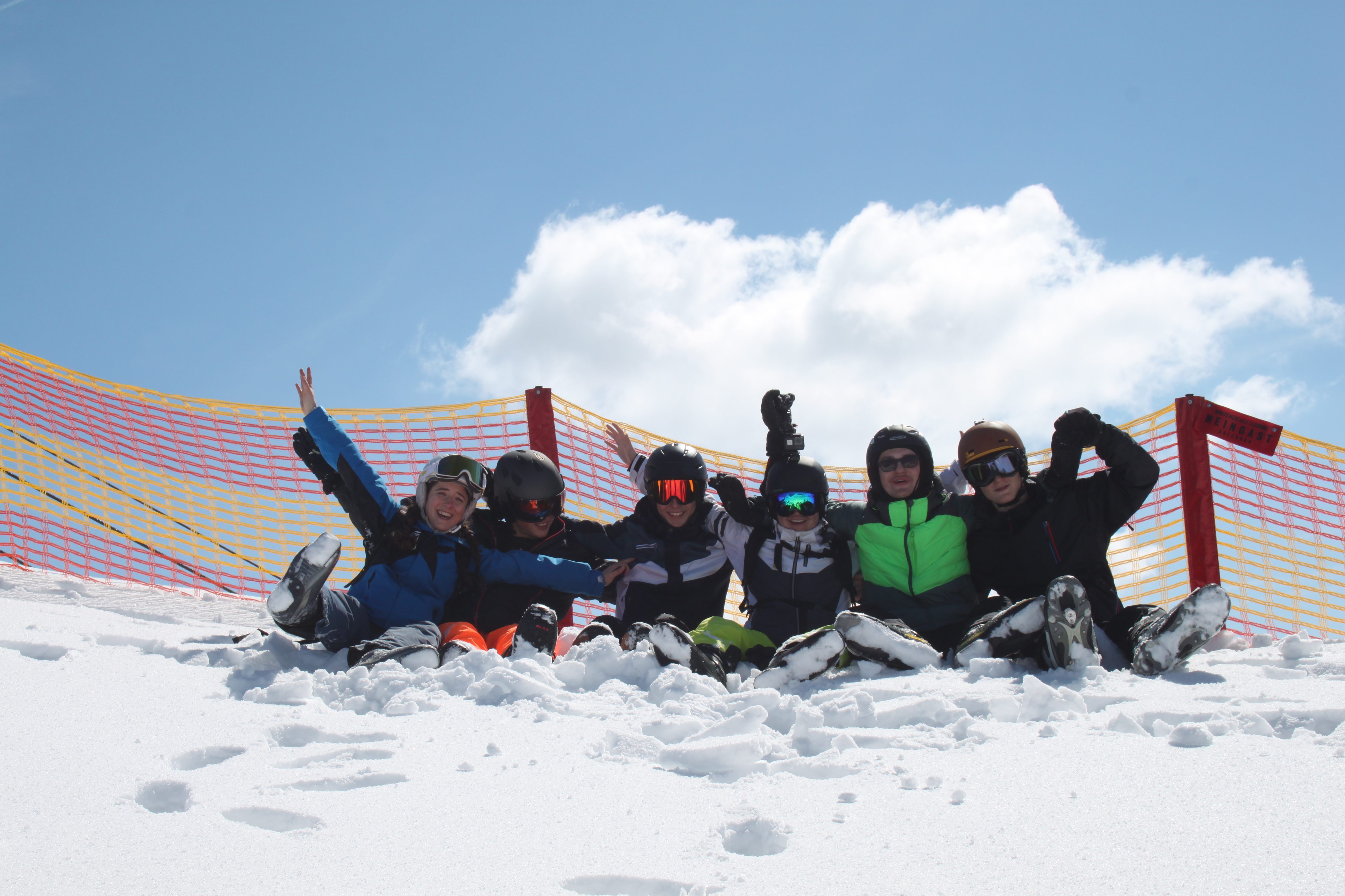 ruf Gäste zusammen mit ihrem Snowguide in St. Johann in Tirol