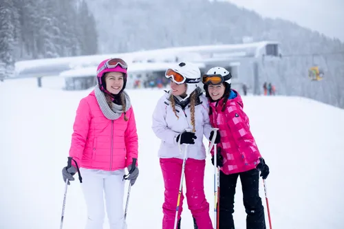 ruf Gäste auf der Piste in Saalbach Hinterglemm