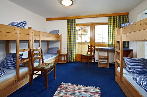 Mehrbettzimmer im Jugenhotel Noichel in Kitzbühel