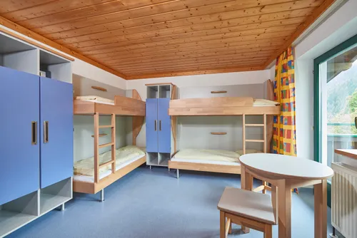 Mehrbettzimmer im Jugendgästehaus Niederegg in Saalbach