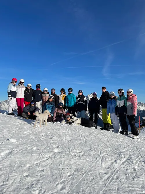 Gruppenfoto von Gästen in Saalbach Hinterglemm