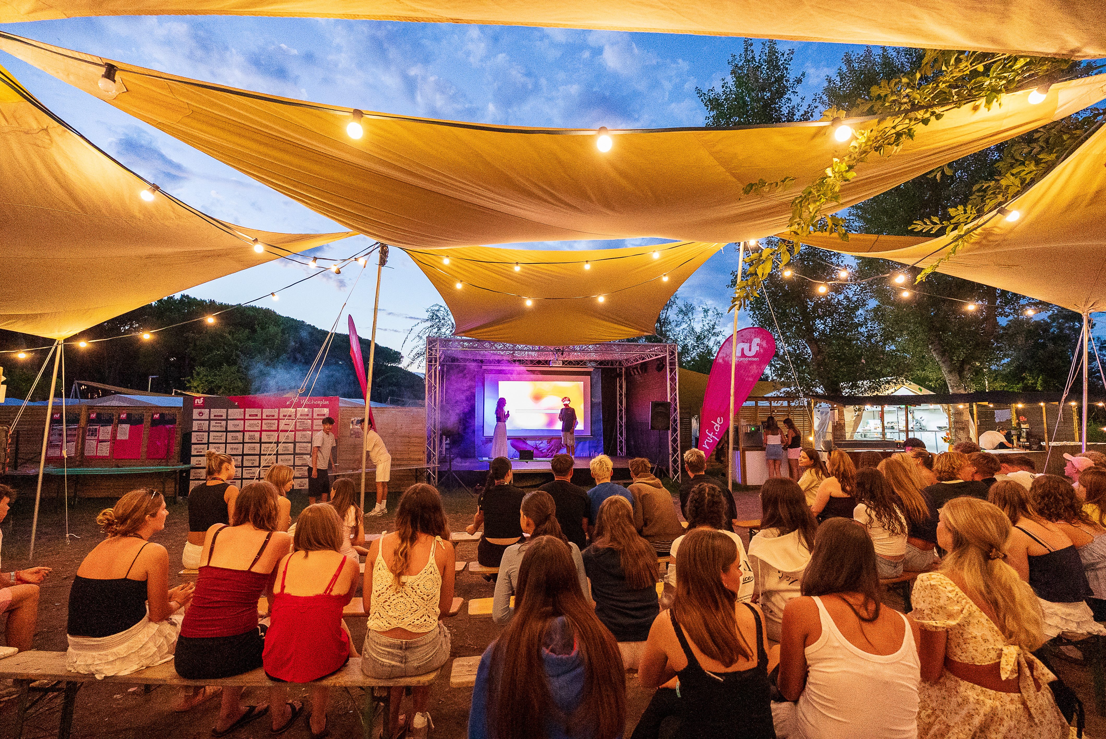 Animation am Abend im ruf Camp