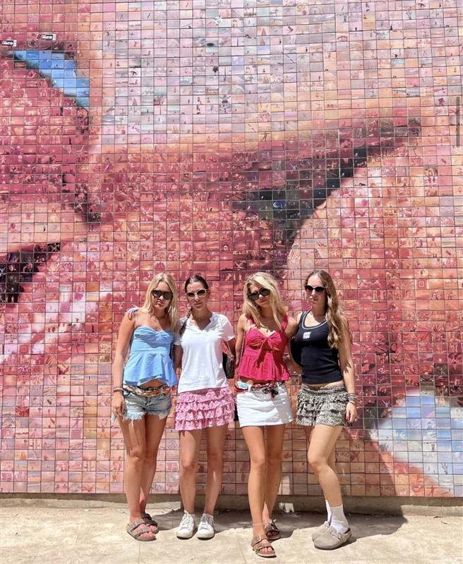 Kiss Wall Barcelona