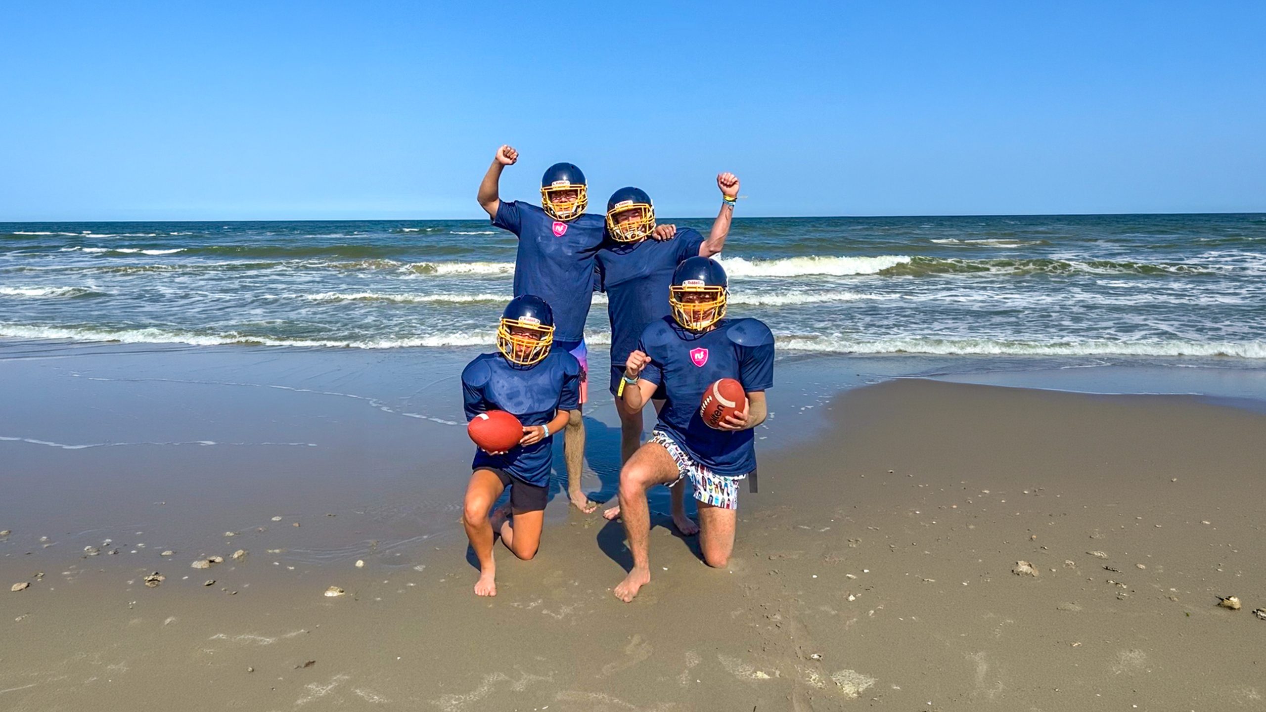  Gäste spielen Beach Football 
